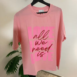 T-shirt Rose All We Need Is Love - Message Positif | Maison Adèle