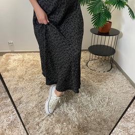 Jupe Satinée Héléna Kaki - Élégance & Raffinement | Maison Adèle