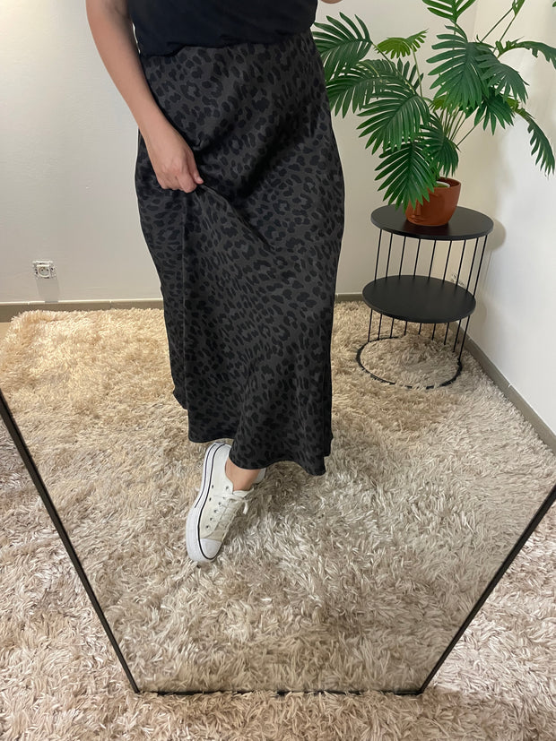 Jupe Satinée Héléna Kaki - Élégance & Raffinement | Maison Adèle