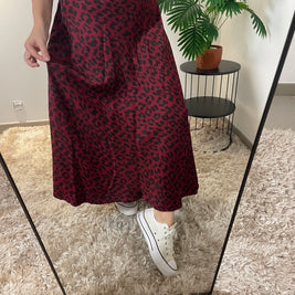 Jupe Satinée Héléna Bordeaux - Sophistication & Style | Maison Adèle