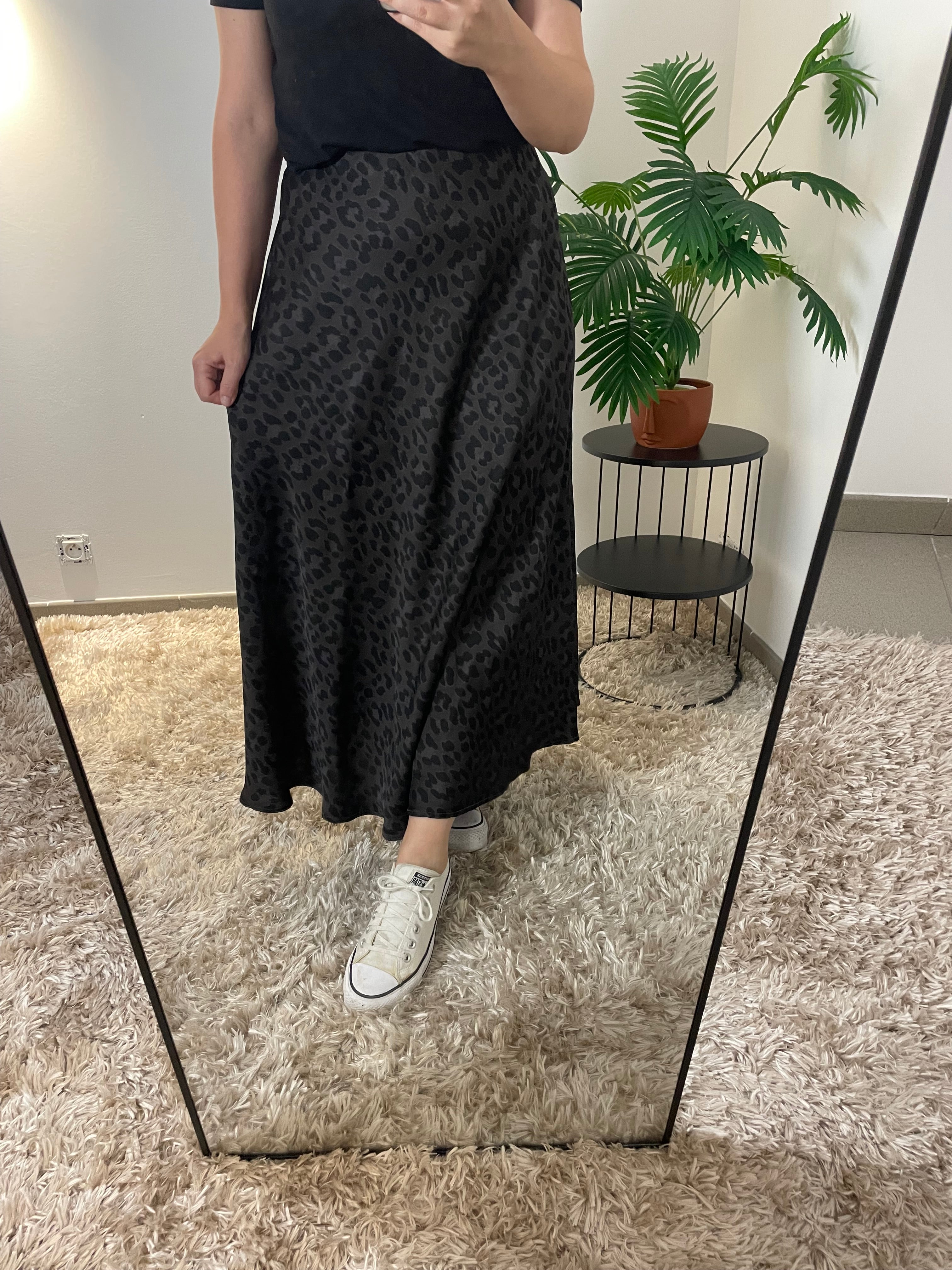 Jupe Satinée Héléna Kaki - Élégance & Raffinement | Maison Adèle