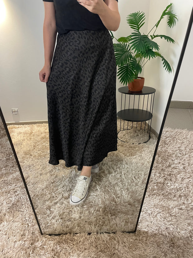 Jupe Satinée Héléna Kaki - Élégance & Raffinement | Maison Adèle