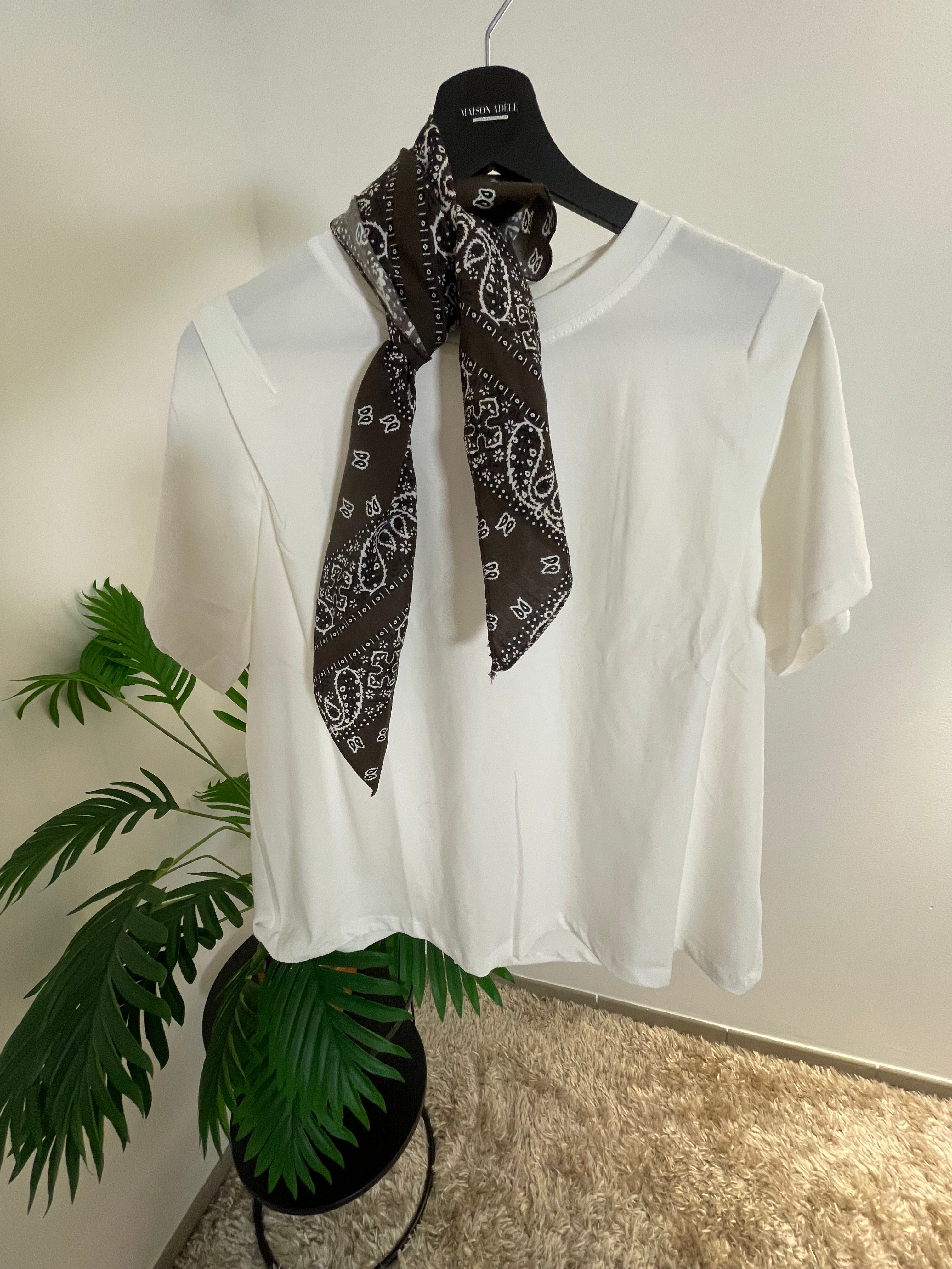 T-shirt Blanc Épaulettes & Bandana Marron - Style Bohème Chic | Maison Adèle