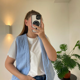 Gilet Éléa Bleu Clair - Fraîcheur & Élégance | Maison Adèle